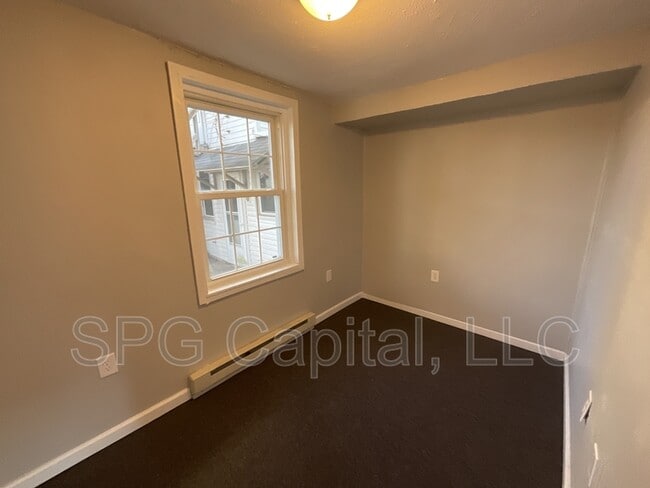 Building Photo - 317 S Main St