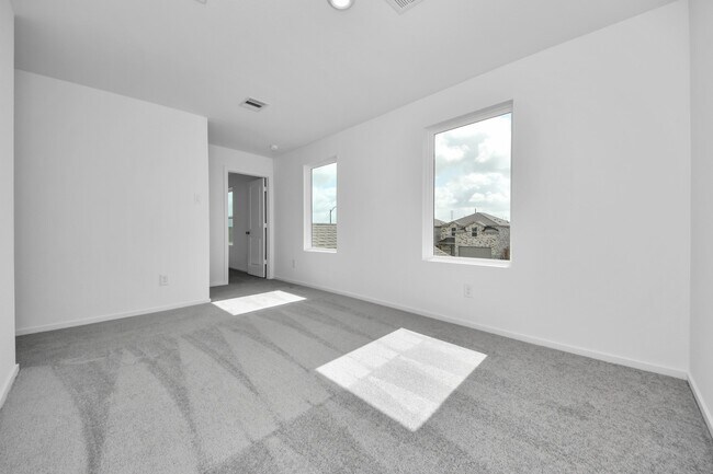 Building Photo - 16831 Spotted Oak Dr