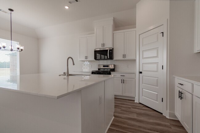 Building Photo - 587 W Gosling Isle