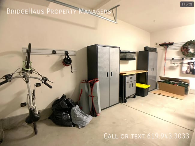 Building Photo - 1005 Cam. Aldea