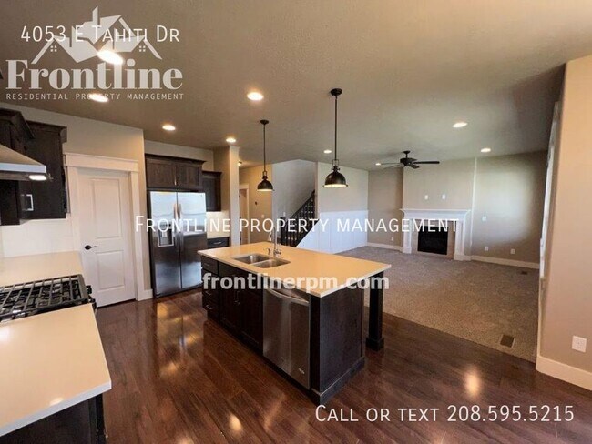 Building Photo - 4053 E Tahiti Dr