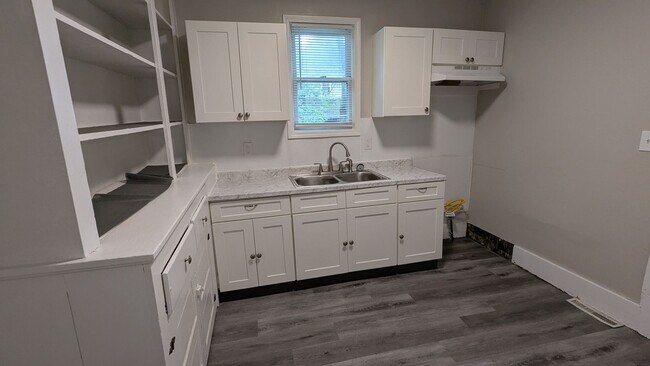 Building Photo - Daisy Lane Investment Group, LLC (916 6th St)