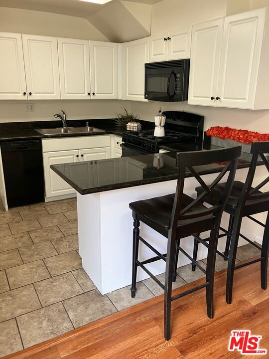 Building Photo - 20258 Cohasset St