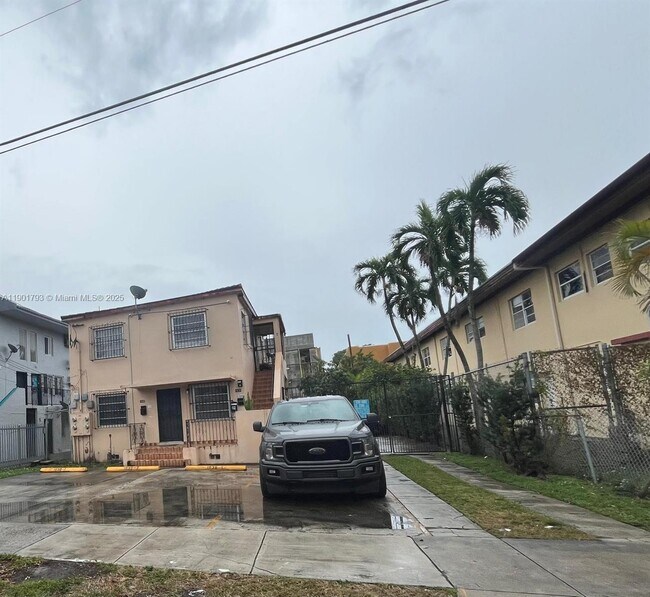 Building Photo - 1036 NW 3rd St