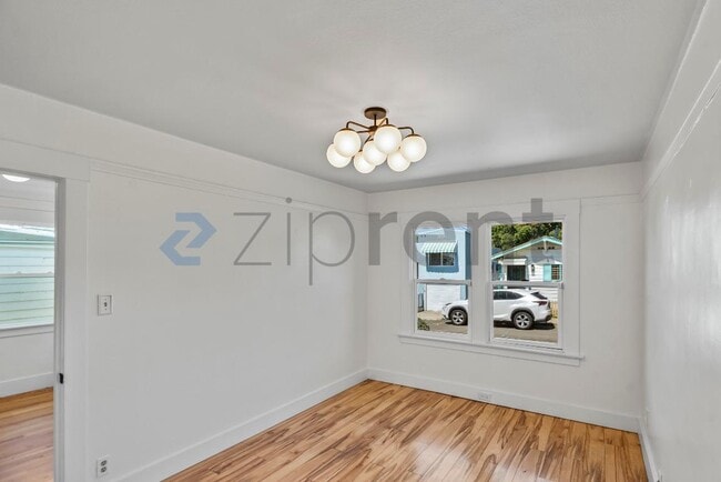 Building Photo - 3226 Star Ave