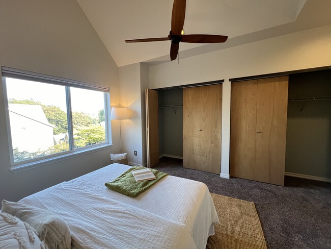 Building Photo - 1561 Cherrylane Ave S