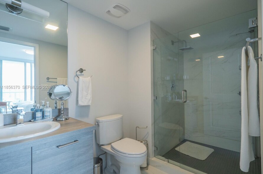 Building Photo - 400 Sunny Isles Blvd
