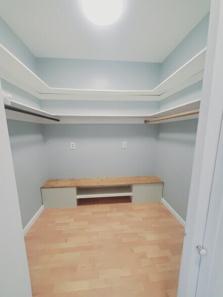 Building Photo - 23 Madison Pl