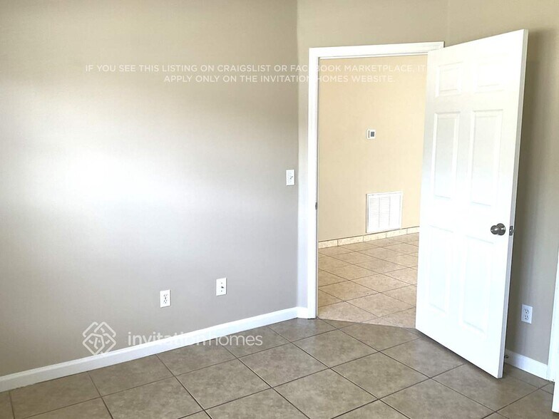 Building Photo - 2802 Wilshire Rd