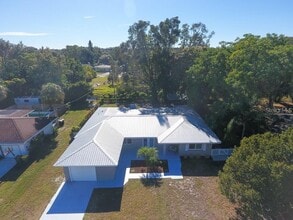 Building Photo - 2060 Sunnyside Pl