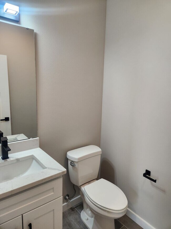 Building Photo - n625