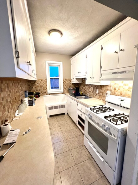 Building Photo - 36 Ferncliff Ave