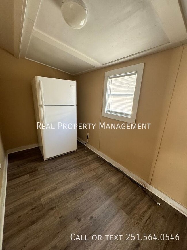 Building Photo - 2064 Andrews St