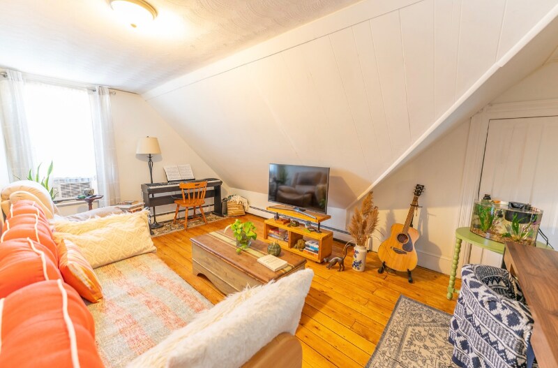 Building Photo - 225 Waterman Ave