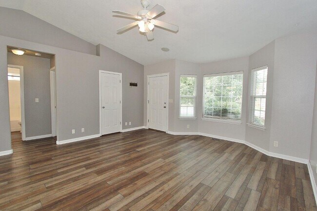 Building Photo - Lovely Single-Level Home