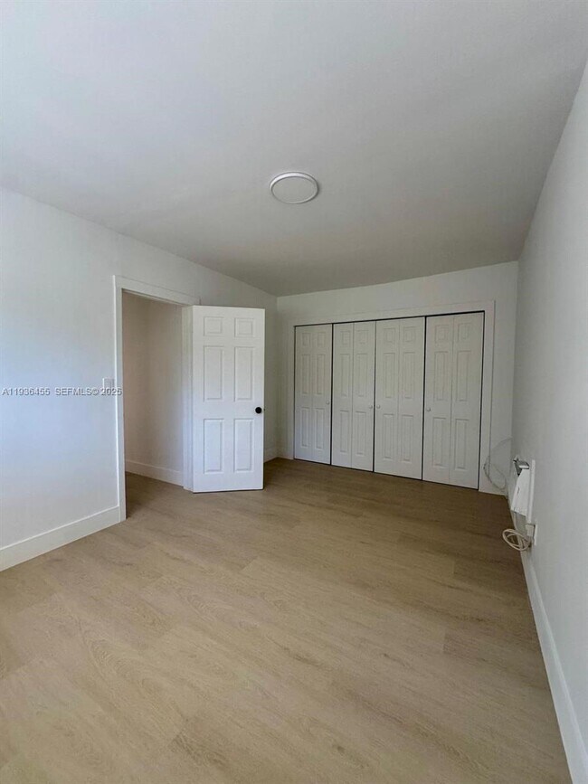 Building Photo - 7535 NE 2nd Ct