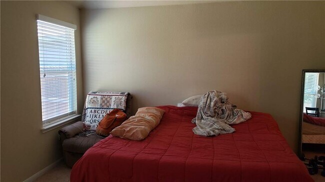 Building Photo - 804 Red Tails Dr