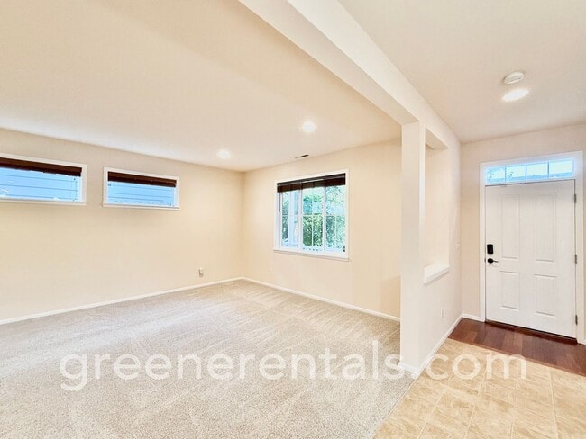 Building Photo - 4BR 2.5BA Home in West Olympia