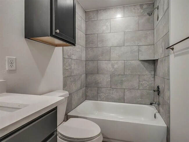 Building Photo - Turnkey 3-Bedroom Home in NW OKC – Perfect for Pets!