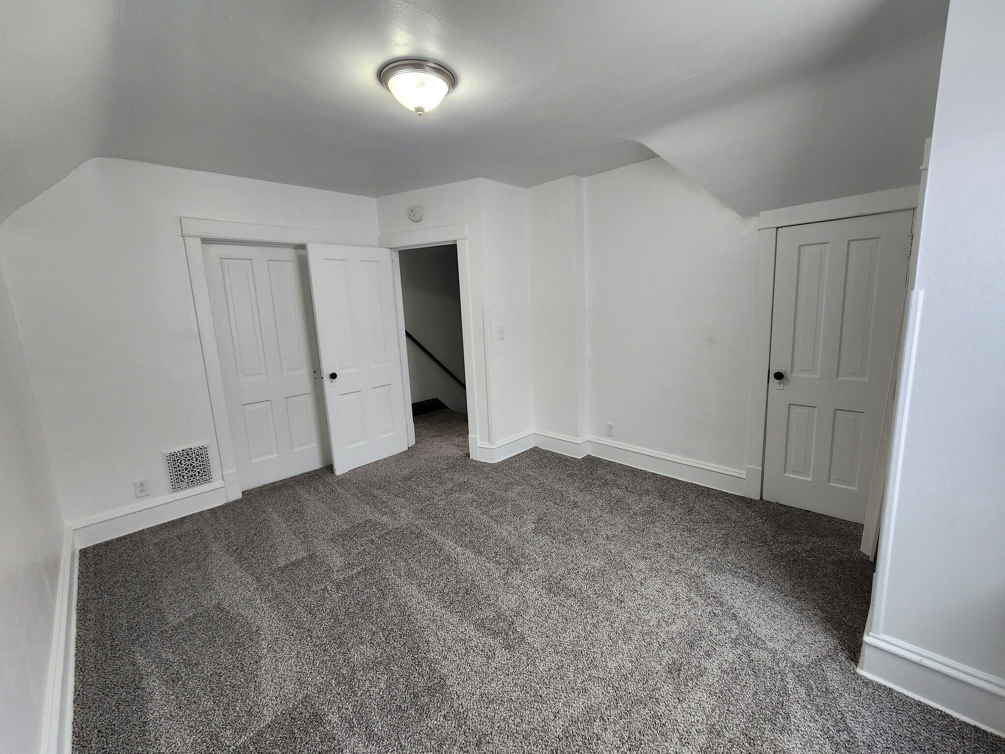 Building Photo - 1020 16th Ave