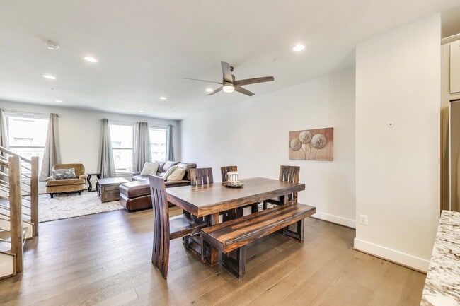 Building Photo - Stunning Contemporary Townhome - 4 Bedroom...