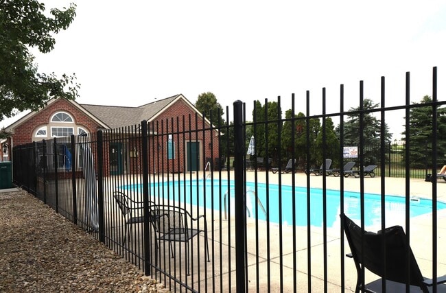 Building Photo - 681 Spring Valley Dr