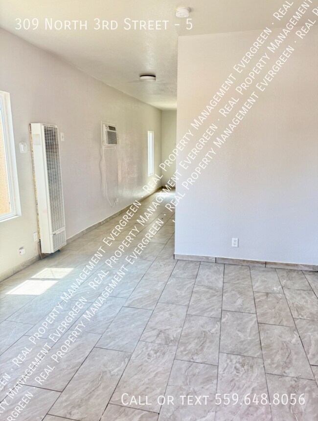 Building Photo - 309 N 3rd St