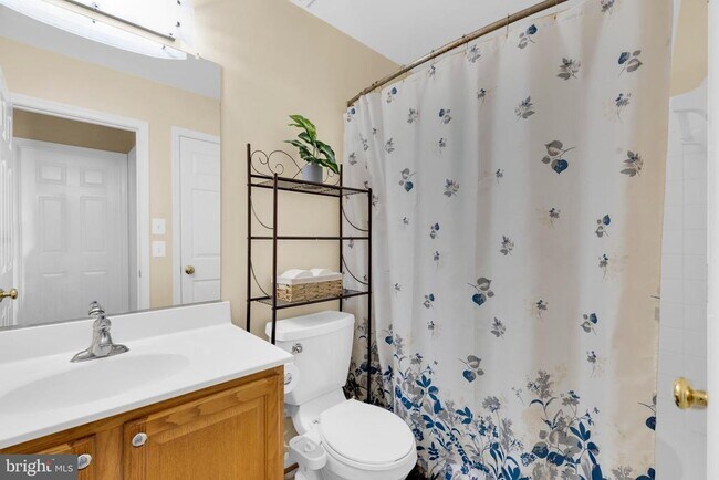Building Photo - 6802 Dewars Way