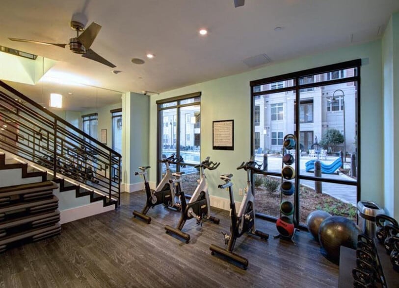 Building Photo - 5725 Carnegie Blvd