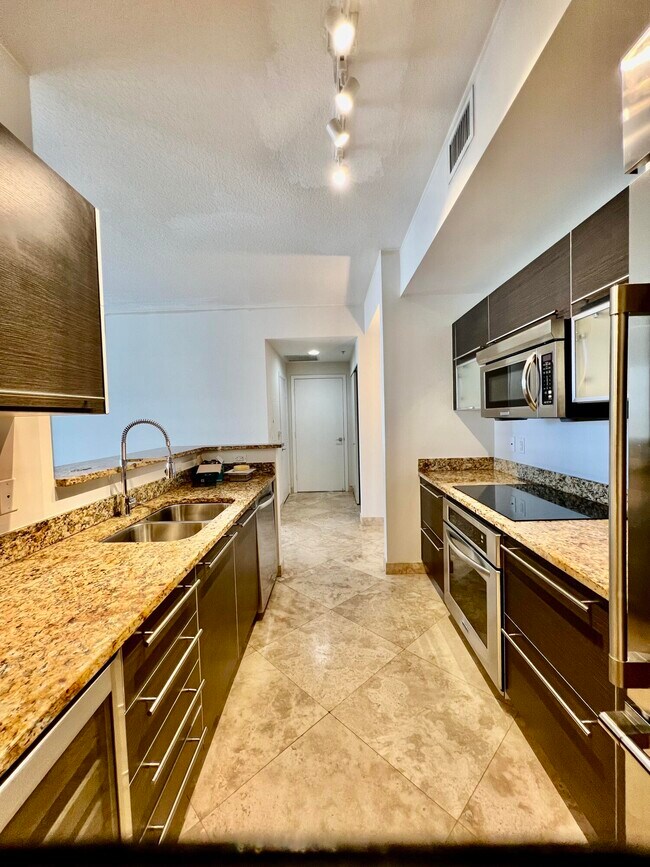 Building Photo - 550 Okeechobee Blvd