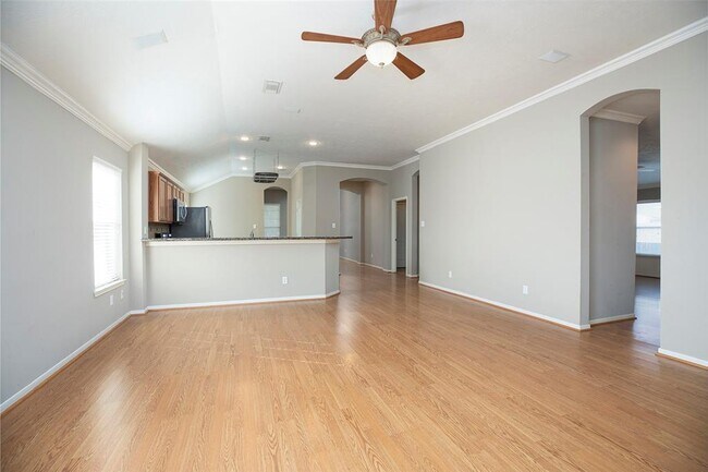 Building Photo - 10511 Saratoga Square