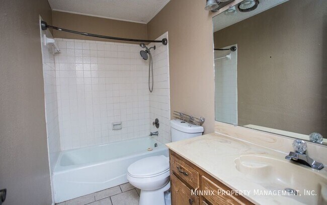 Building Photo - 4800 Dentcrest Dr