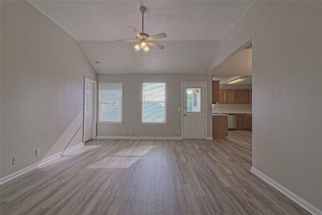 Building Photo - 300 Caladium Ct