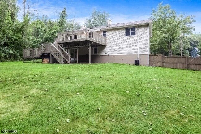 Building Photo - 27 Ellen Ln