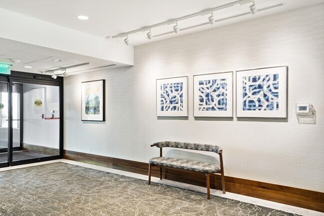 Building Photo - 6 Whittier Pl