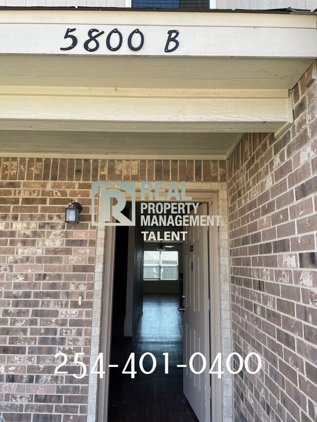 Building Photo - Deal Alert 3-Bedroom, 2.5-Bathroom Duplex ...