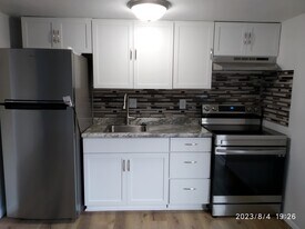 Building Photo - 3601 Kenbrooke Ct