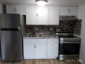 Building Photo - 3601 Kenbrooke Ct