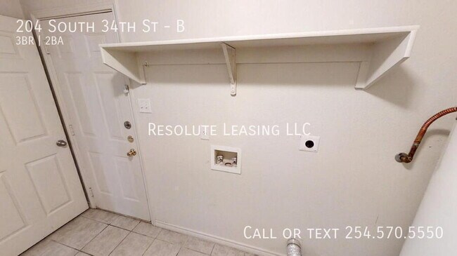 Building Photo - 204 S 34th St