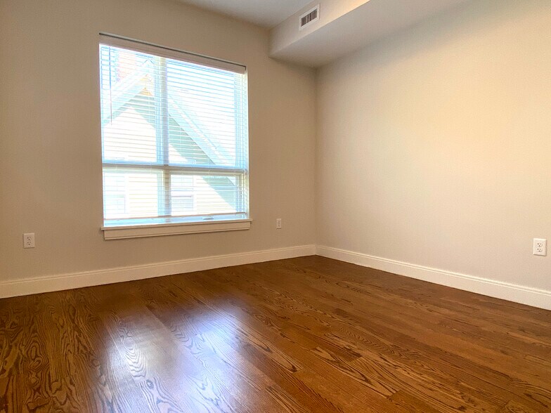 Building Photo - 3 Everett Ct