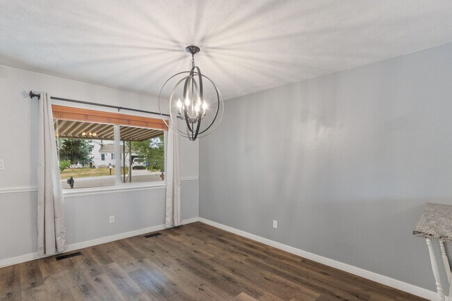 Building Photo - 341 Longfellow Dr