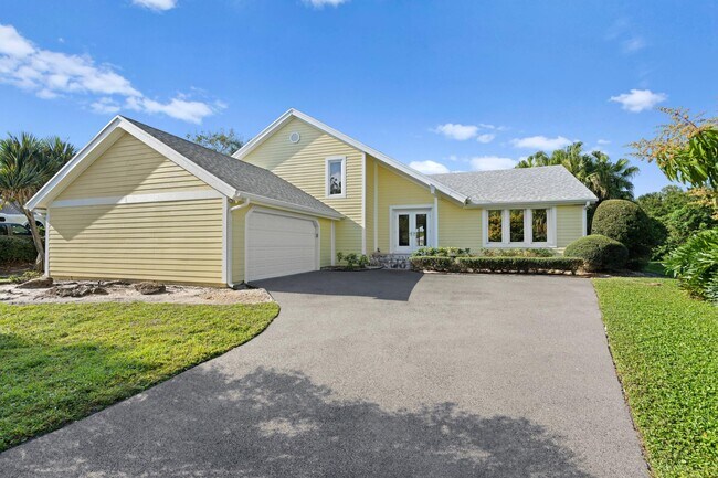 Primary Photo - 2626 SE Erickson Dr