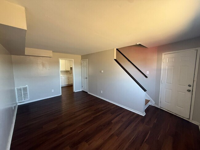 Building Photo - 1705 Lamb Ave