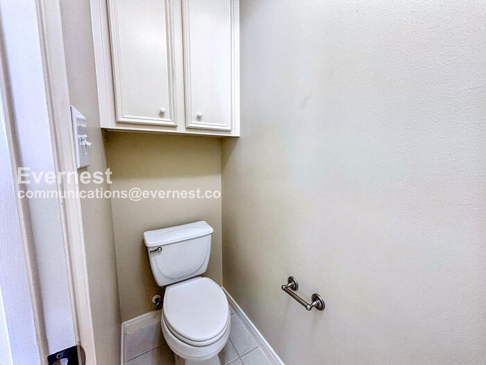 Building Photo - 2244 La Branch St