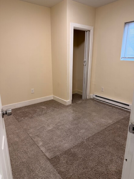 Bedroom - 735 Union St