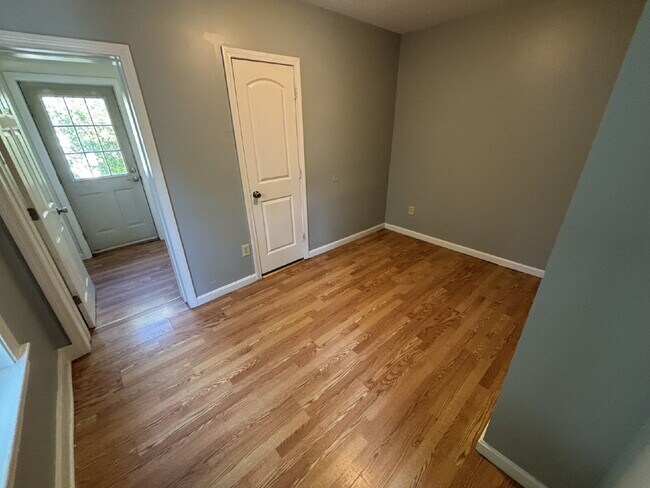 Building Photo - Spacious 4BR / 2BA Sanford Apartment with Heat Included!