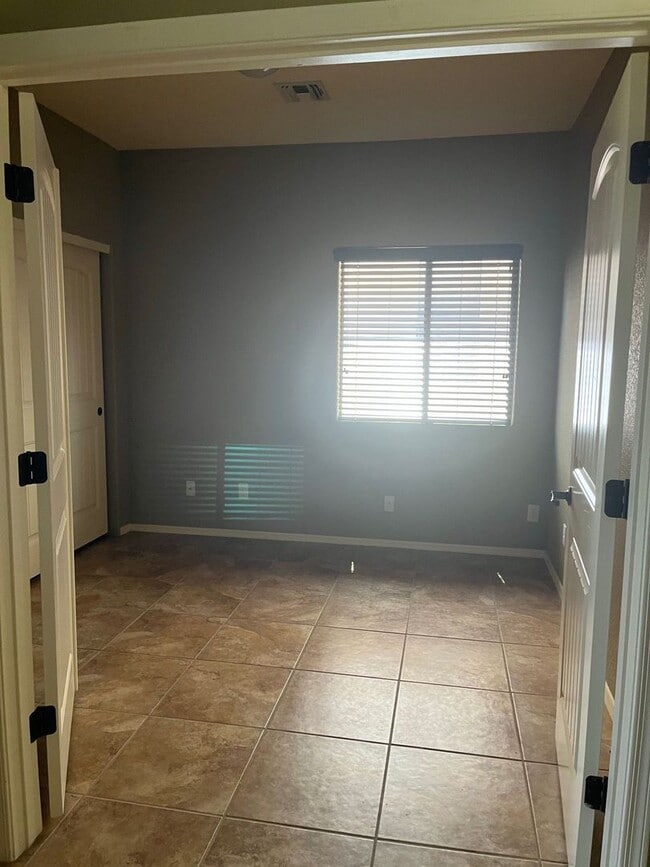 Building Photo - 1307 Paso Robles Ave