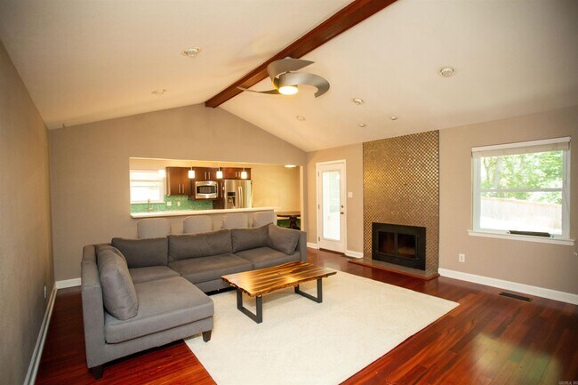 Building Photo - 8607 Linda Ln