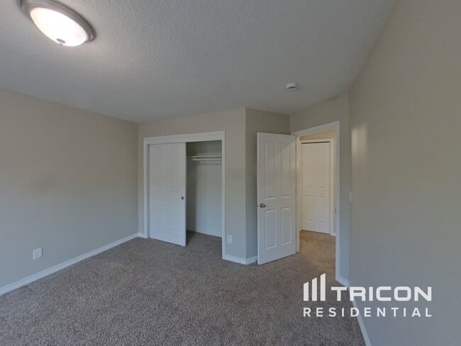 Building Photo - 16050 SW Loon Dr