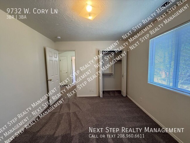 Building Photo - 9732 W Cory Ln